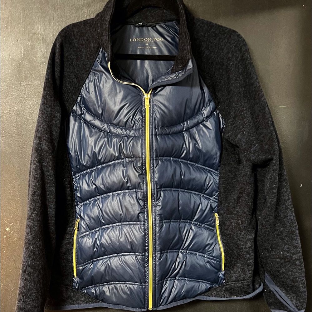 London Fog navy blue puffer coat with sweater sleeves XL